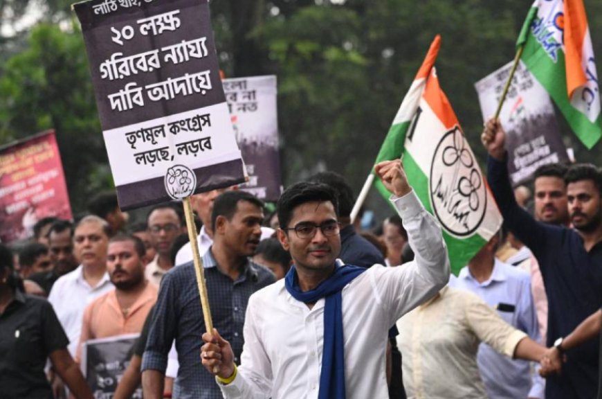 Abhishek Banerjee Announce Indefinite Sit-In at Raj Bhavan, Says Will Stay Till Governor Meets Him Subtitle: Trinamul General Secretary Protests Over MGNREGS Wages, Says Governor Has 'Jomidari (Feudal) Mentality'