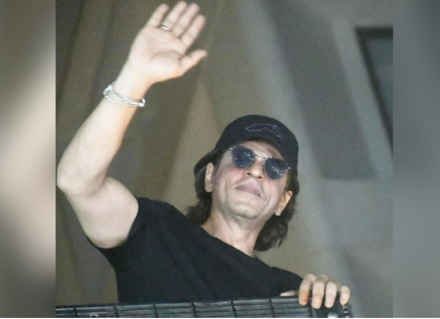 Shah Rukh Khan Thanks Fans for Gathering Outside Mannat at Midnight on Birthday