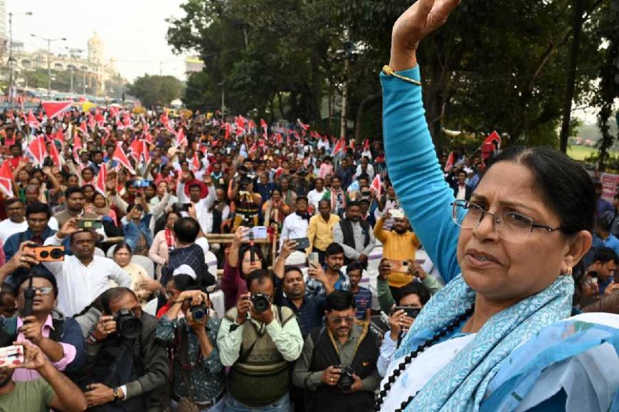 Mamata Woos Matuas with "Unconditional" Citizenship Promise, Slams BJP's "Chholona" Tactics