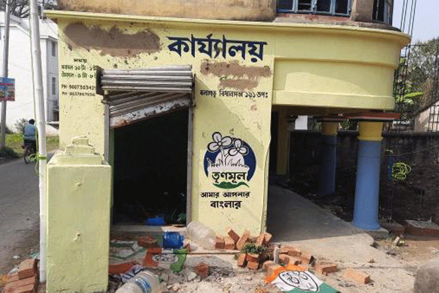 Hooghly TMC Feud Escalates: MLA's Office Vandalized, Accusations Fly