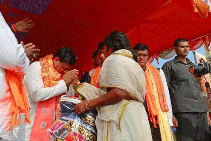 BJP Vows to Elevate Gangasagar Mela, Eyes Ayodhya Pilgrims on Holy Island