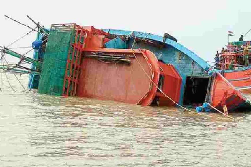 Boat Capsizes in Rupnarayan River: Five Missing, Rescue Operations Underway