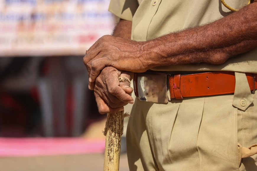 Madhya Pradesh Police Officer Suspended for Assaulting Youths Tied with Ropes