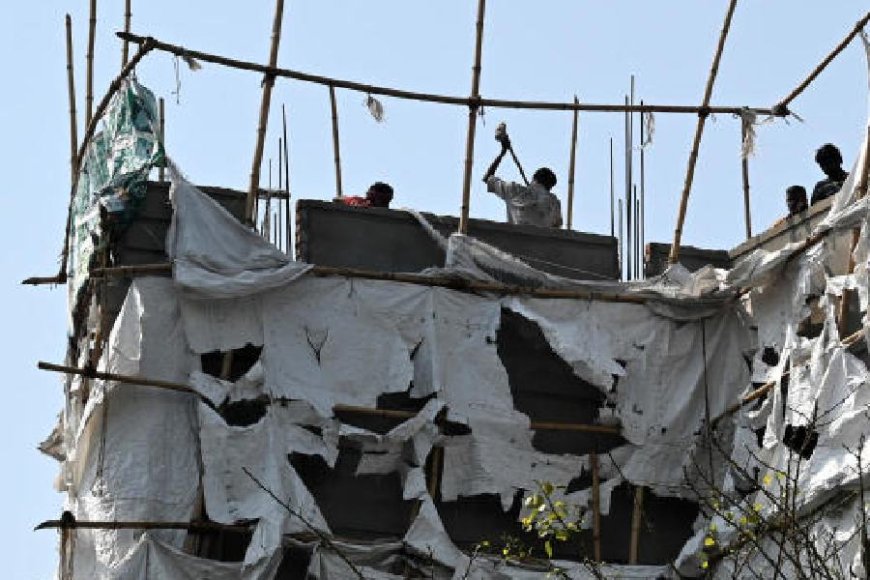 Kolkata Municipal Corporation Begins Demolition of Unauthorised Building Following High Court Order