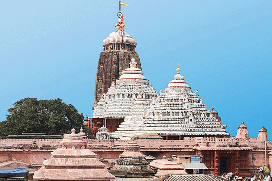 Nine Bangladeshis Detained for Unauthorized Entry into Jagannath Temple in Puri