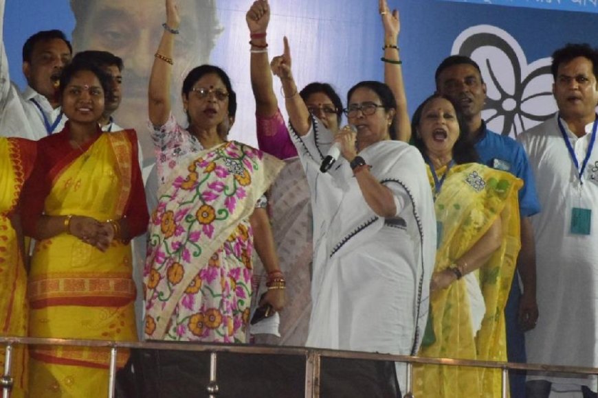 Mamata Banerjee Criticizes Modi's "Guarantee" as a Threat to Opposition