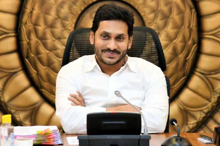 YSRCP Leader Jagan Mohan Reddy Resumes Campaign After Stone Assault