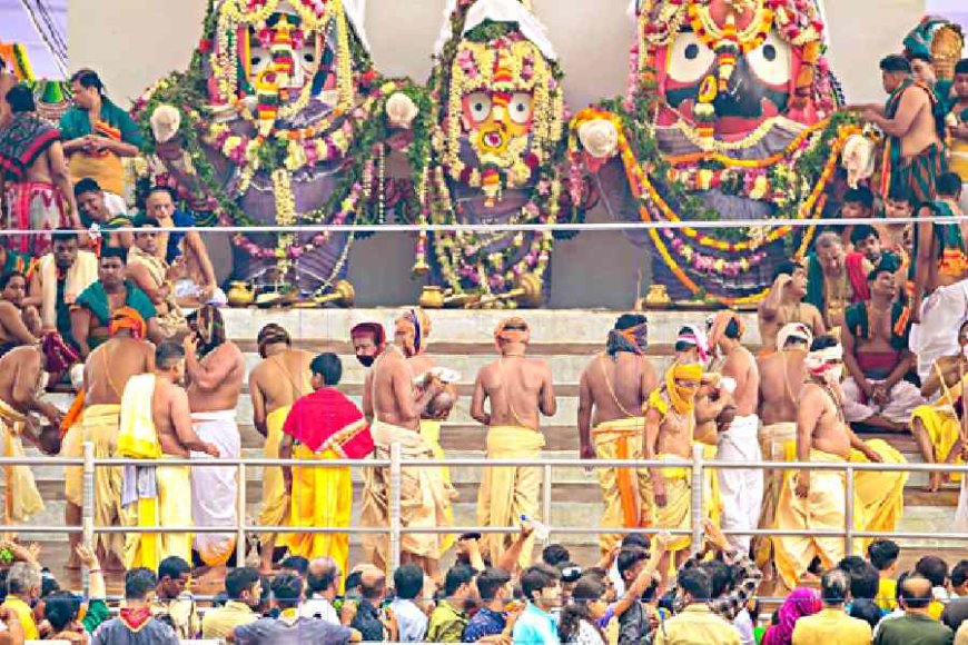 Thousands Gather at Puri Shree Jagannath Temple for Deba Snana Purnima Rituals